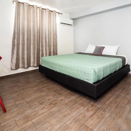 Adhoc Express Hotel Monterrey Bagian luar foto