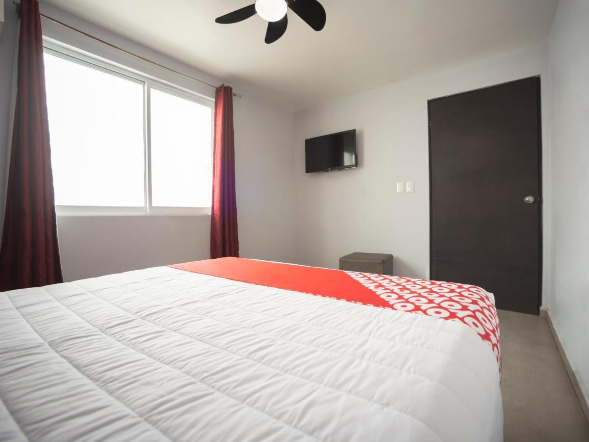 Adhoc Express Hotel Monterrey Bagian luar foto