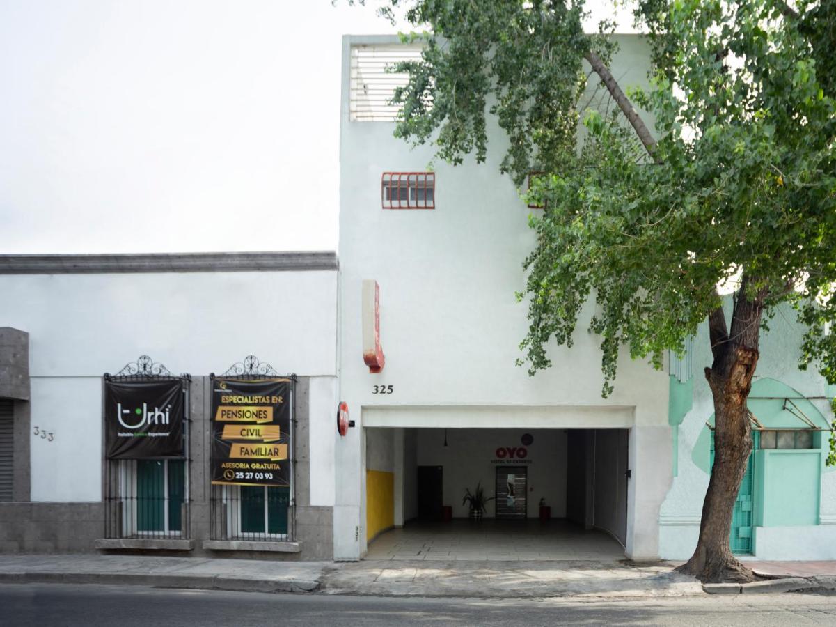 Adhoc Express Hotel Monterrey Bagian luar foto