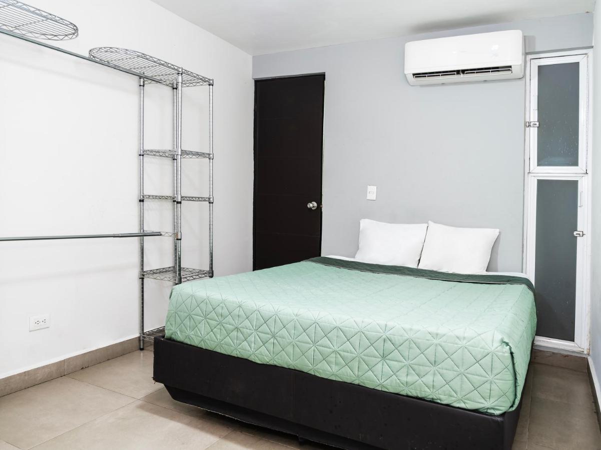 Adhoc Express Hotel Monterrey Bagian luar foto