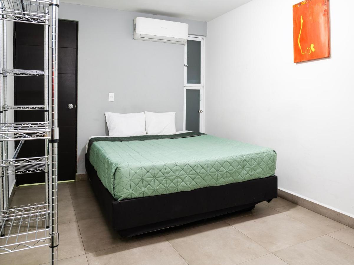 Adhoc Express Hotel Monterrey Bagian luar foto